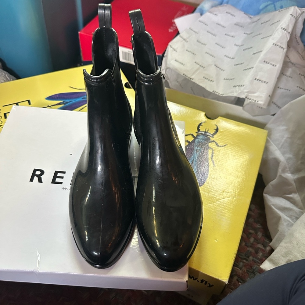 Report Black Gloss Chelsea Rain Boots